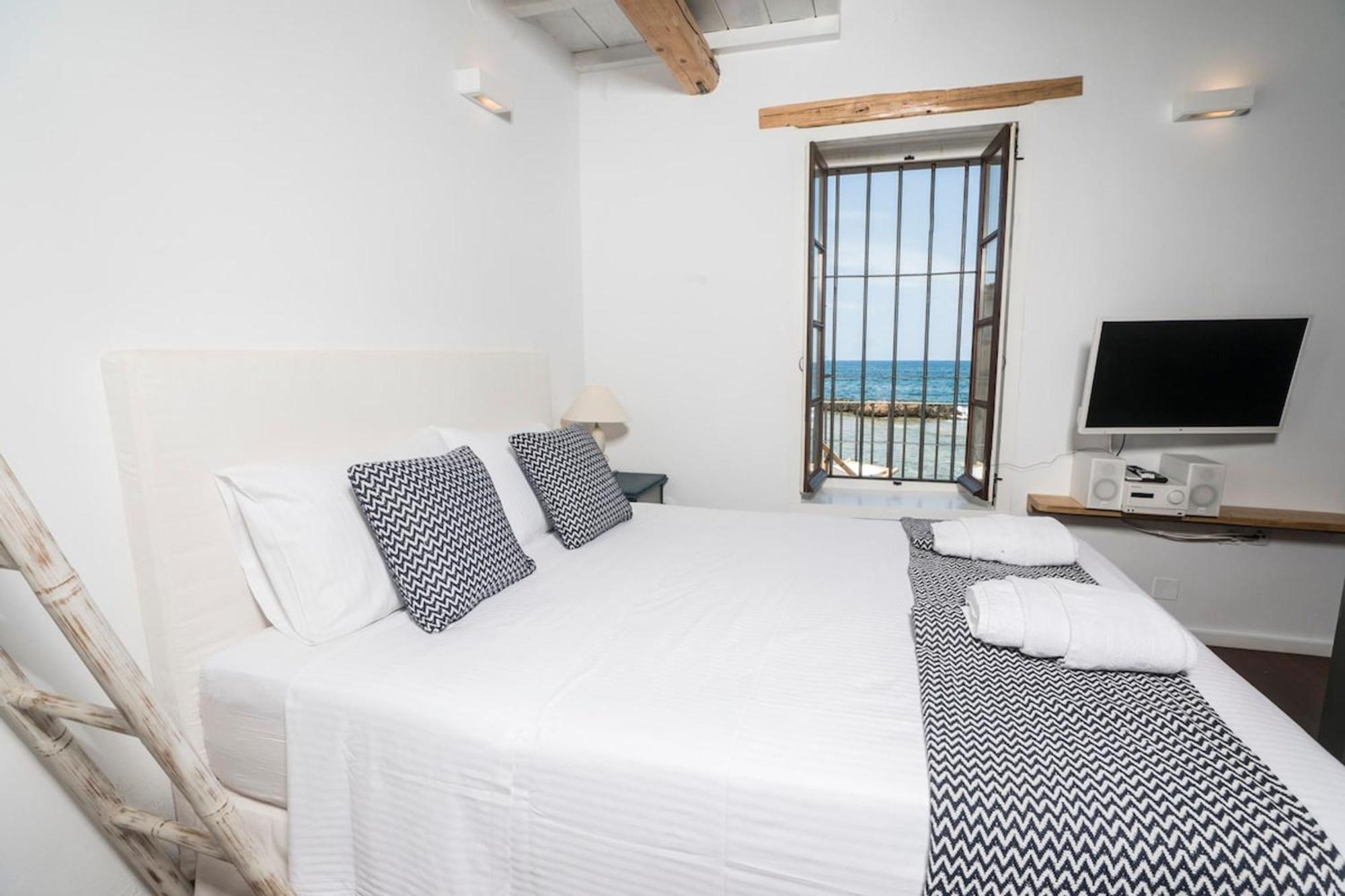 Kito- Transformed House On The Water'S Edge Villa Chania  Bagian luar foto